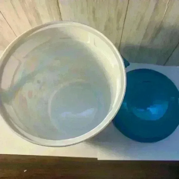 Disneyland Popcorn Bucket - Pixar Movie Collection - Picture 2 of 3